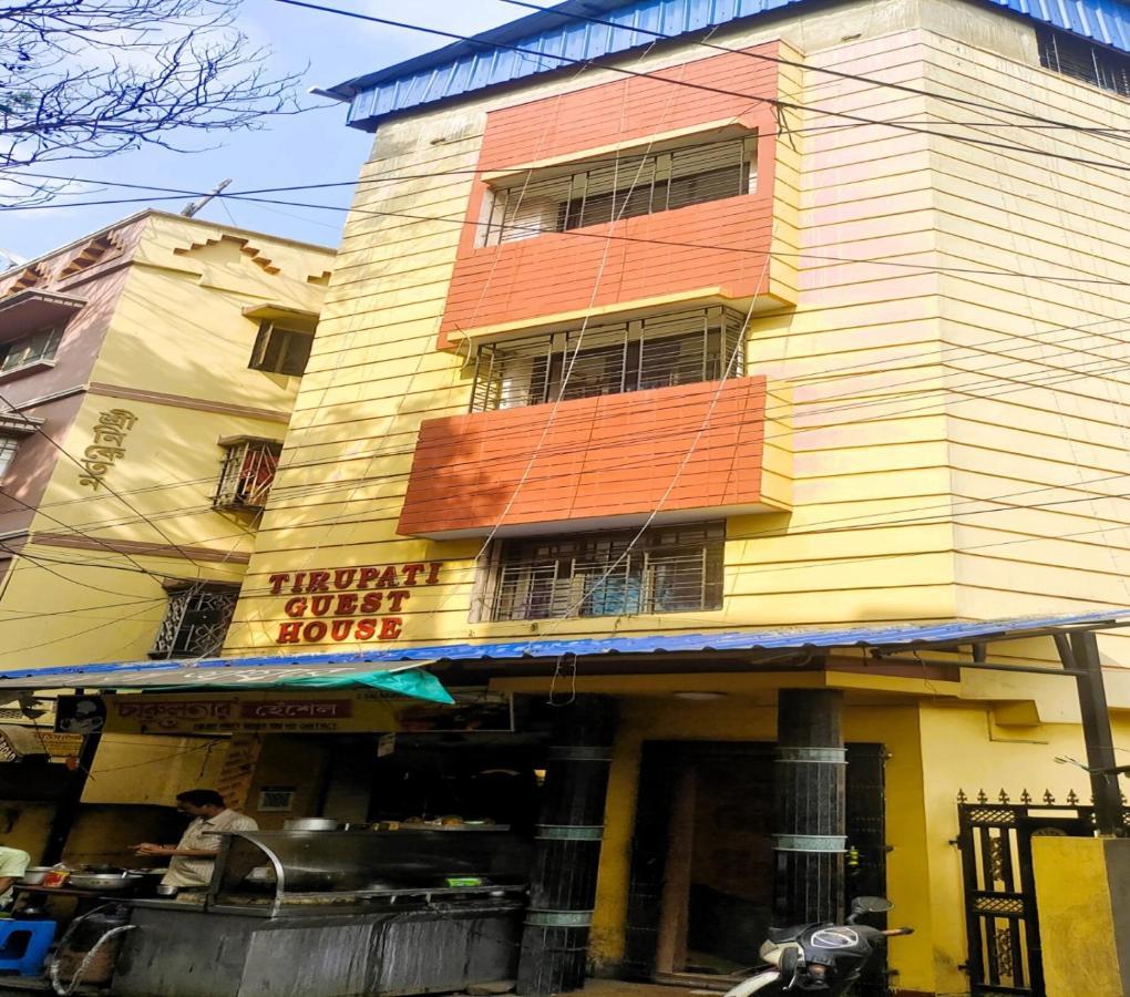 Staymaker Tirupati Guest House Kolkata Exterior photo